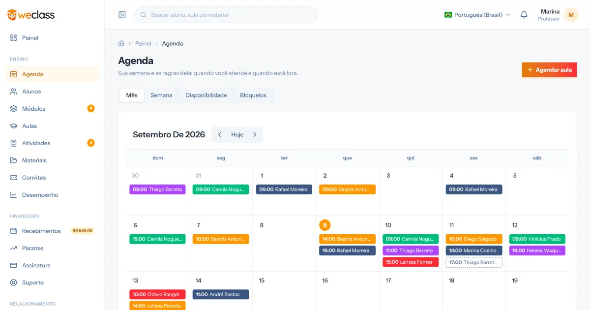 Tela de agenda da WeClass com as aulas do mês e a disponibilidade do professor